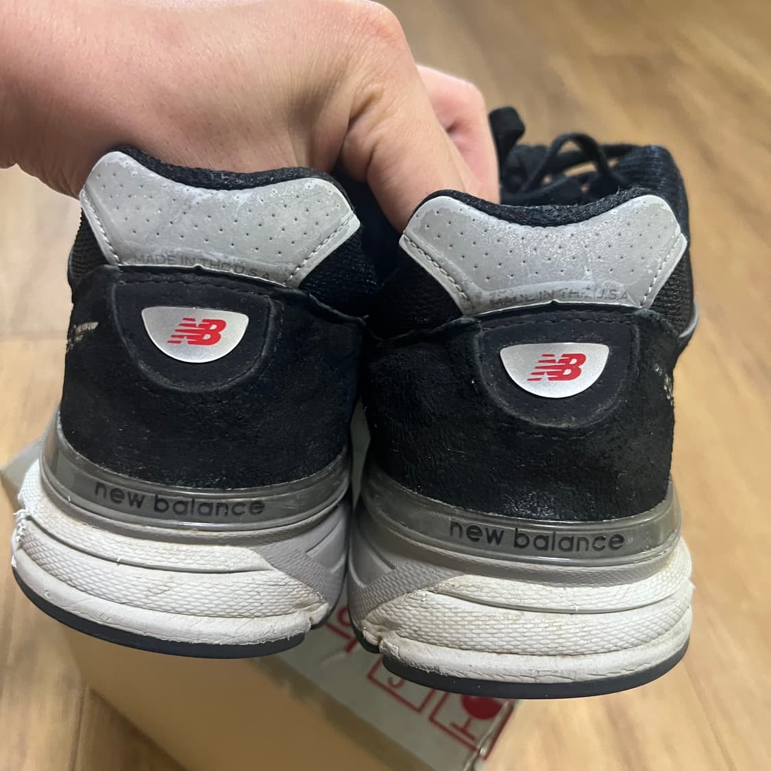 뉴발란스 990v4 블랙 스웨이드 운동화 상품이미지3
