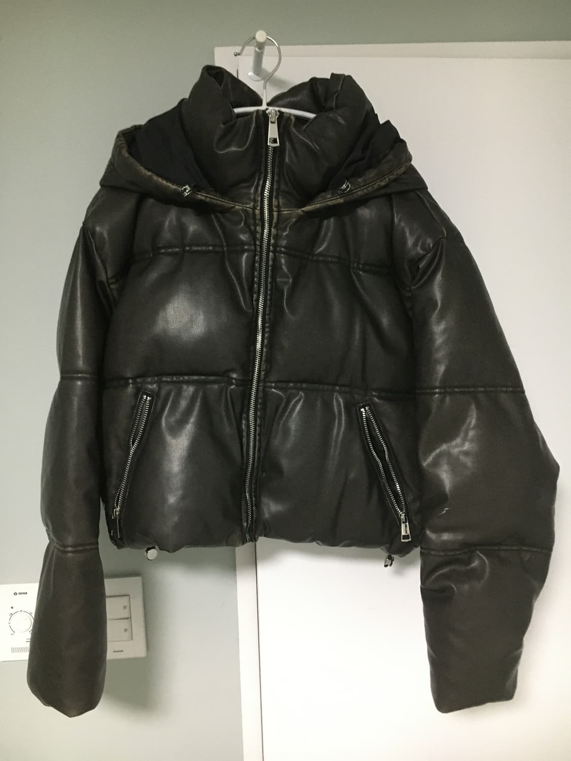 자라 페이크레더 크롭 패딩 L 상품이미지3