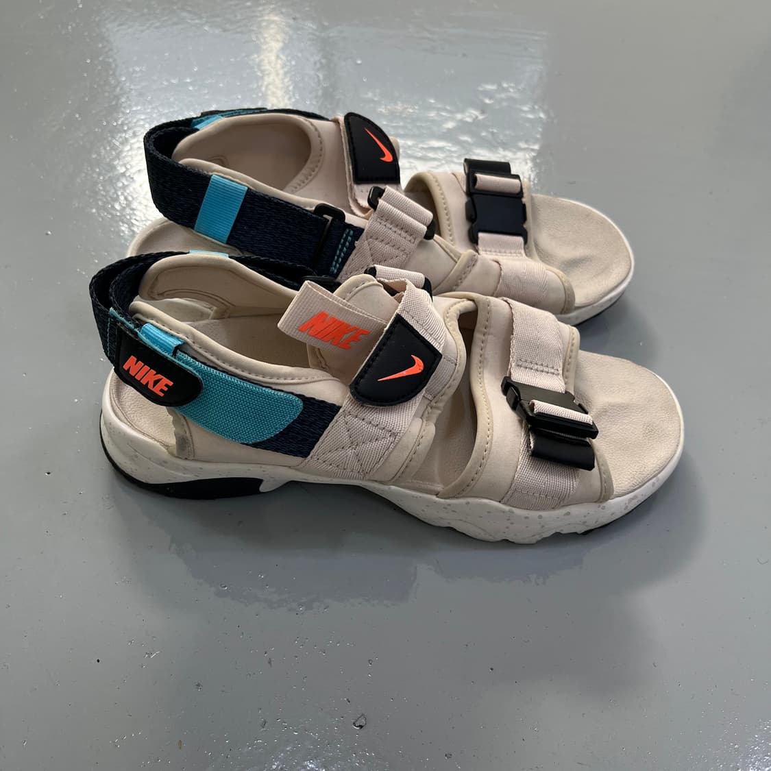 250 나이키 여성 캐년 샌들 0304M 상품이미지4