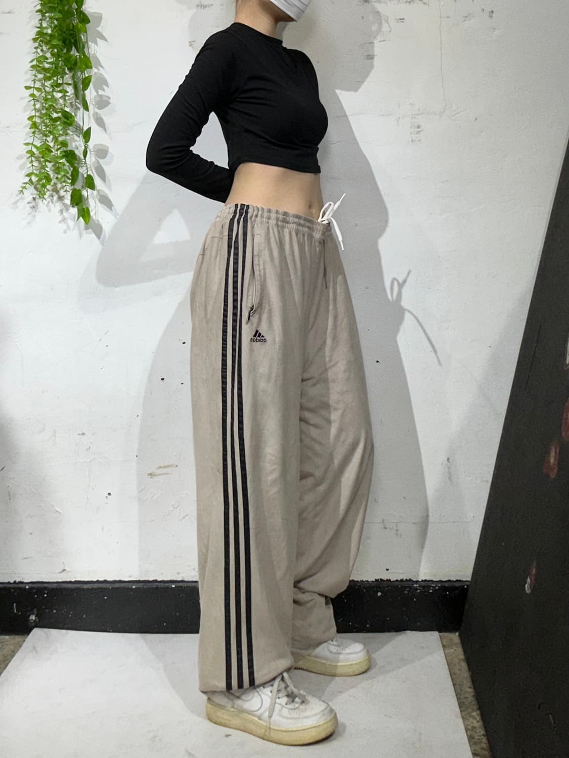 00s 아디다스 대대장 스웨이드 벨벳 와이드 트랙 팬츠 추리닝 바지  상품이미지1