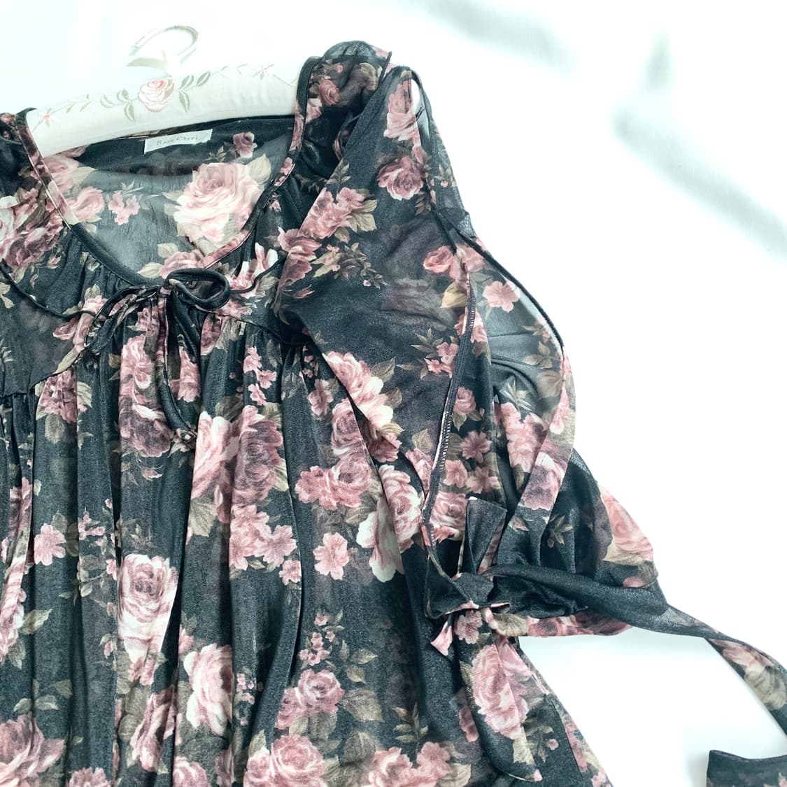 Rosa cherry ♥ 로사체리 블랙페어리 트임 블라우스 상품이미지3