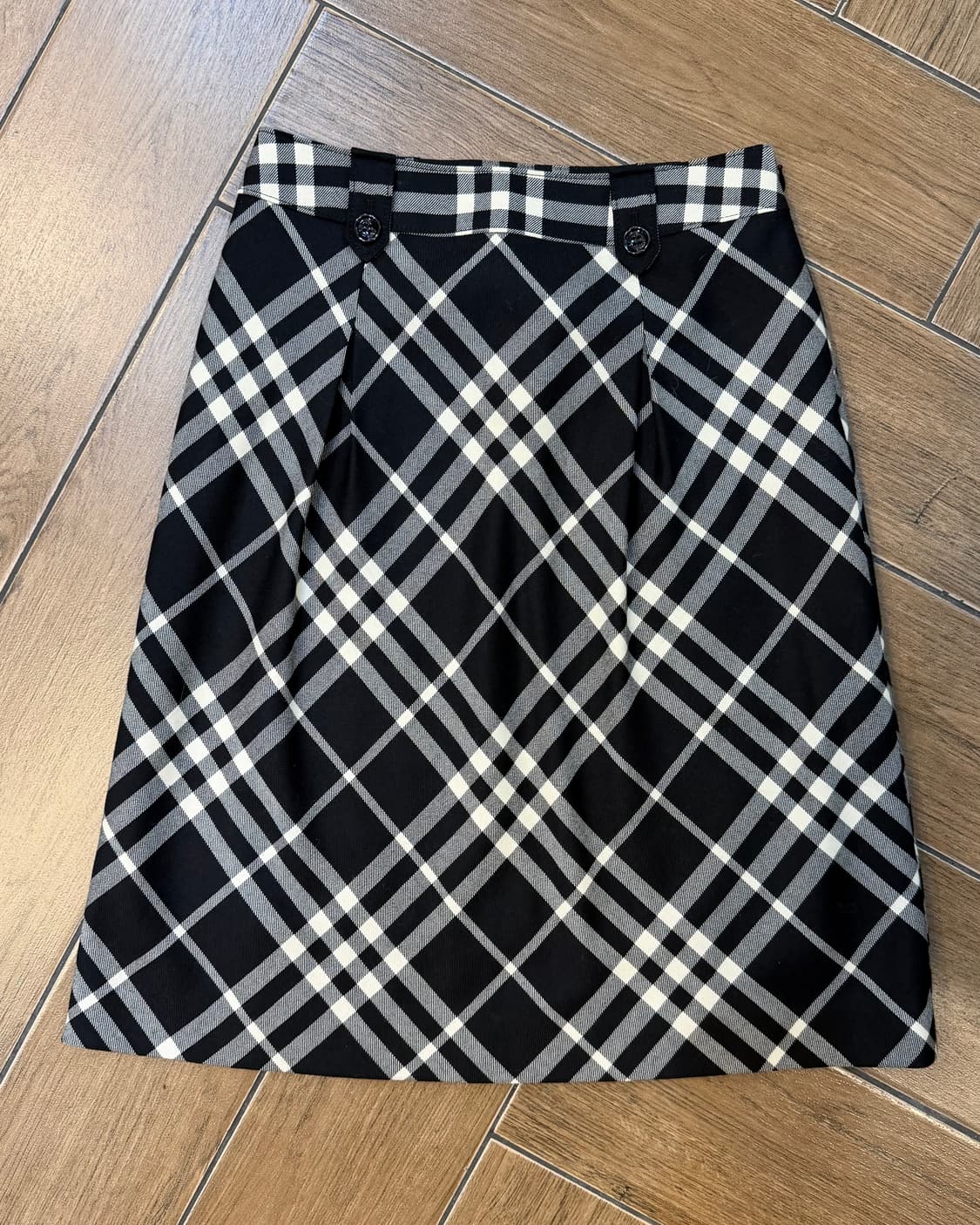 버버리 런던 블랙 체크 스커트 상품이미지3