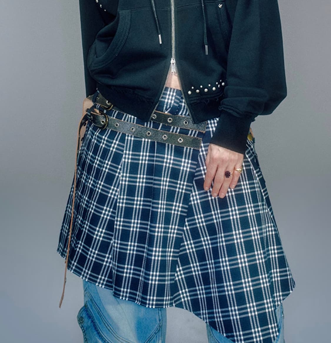 Vacant archive buckle lap skirt navy 상품이미지1