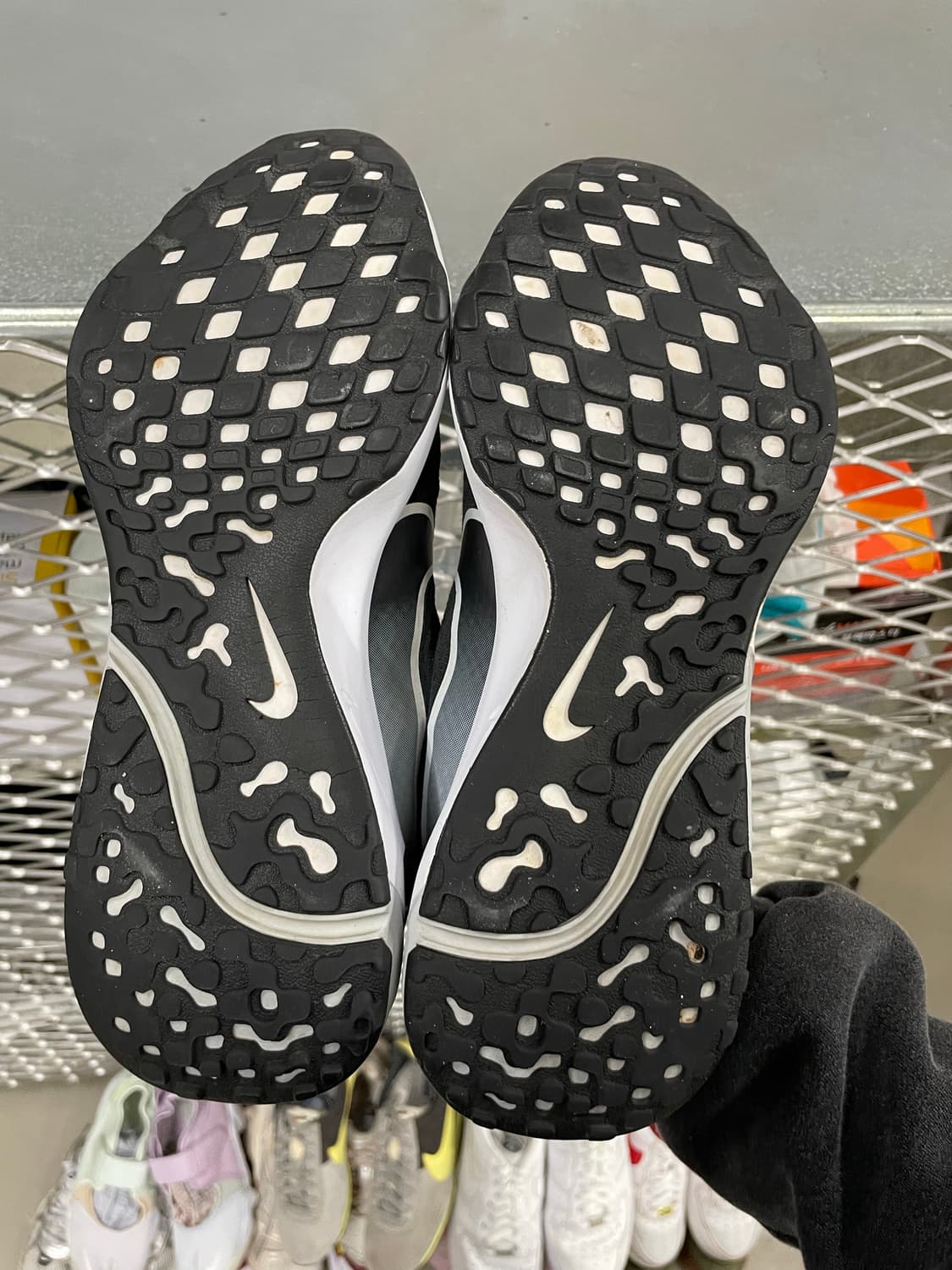 나이키 리뉴 런3 블랙 화이트 250 상품이미지6