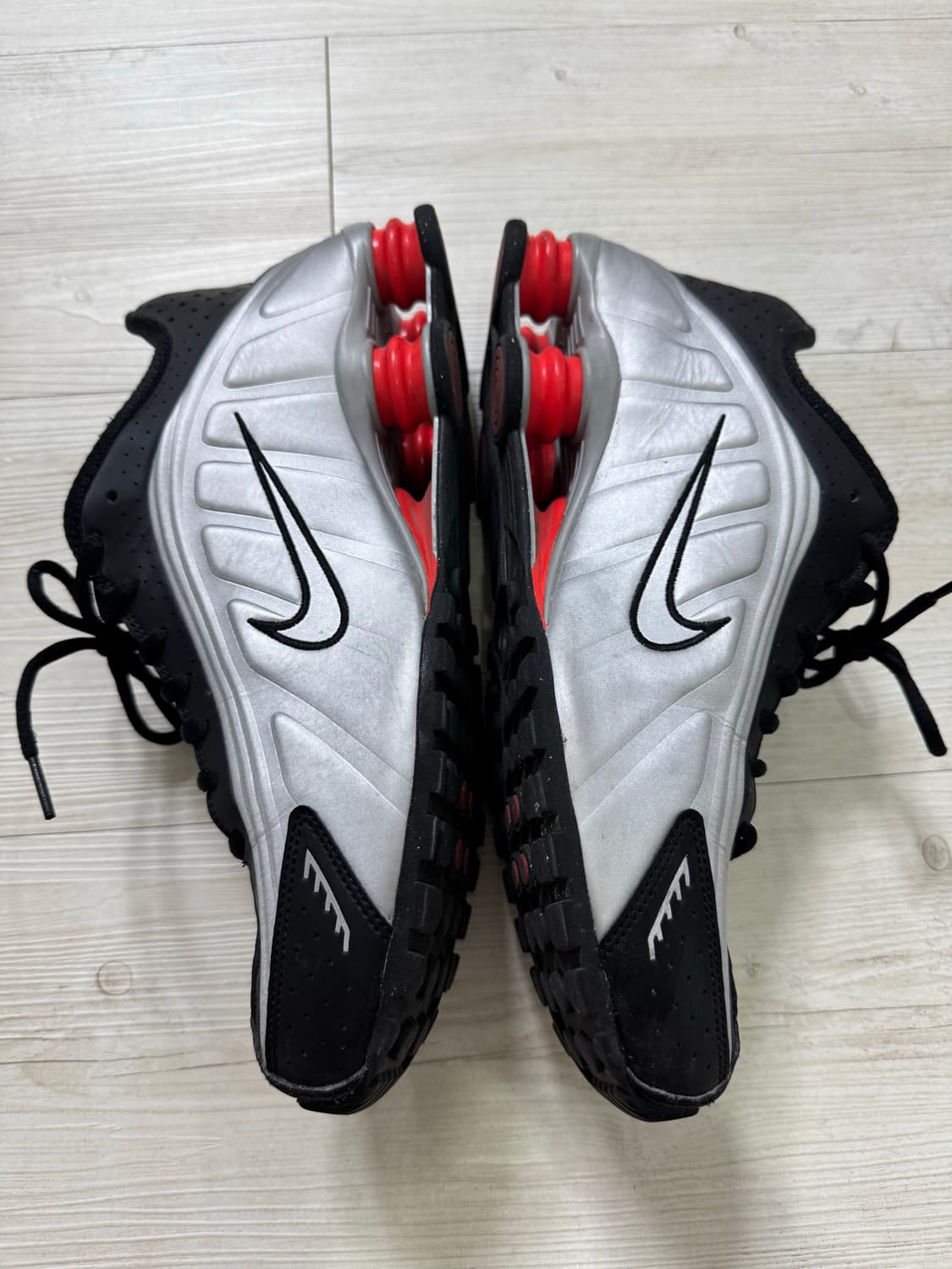 나이키 샥스 R4 메탈릭 실버 레드 285 택포 8 급처 상품이미지3