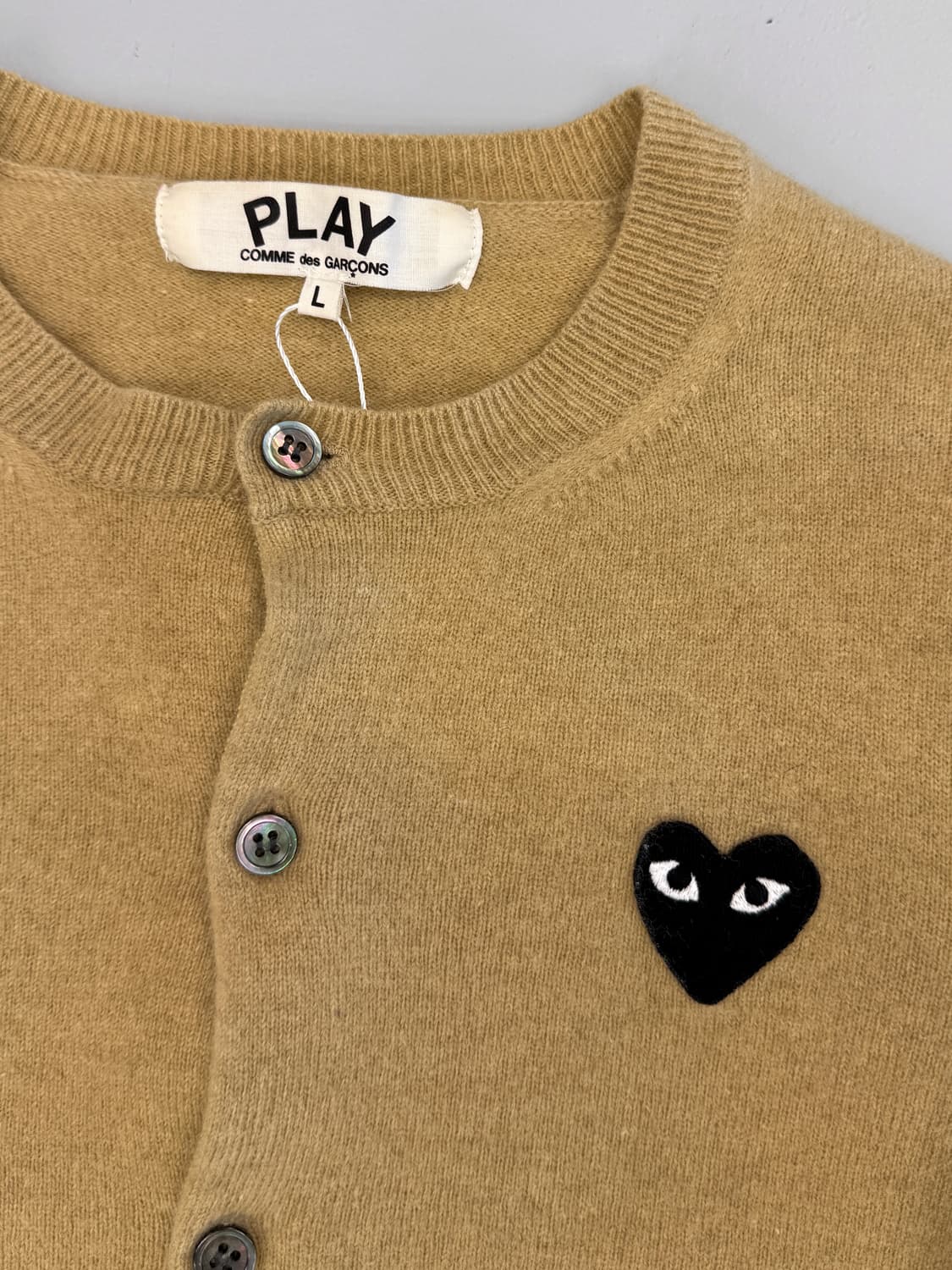 꼼데가르송 하트와펜 베이지 U넥 가디건 상품이미지4