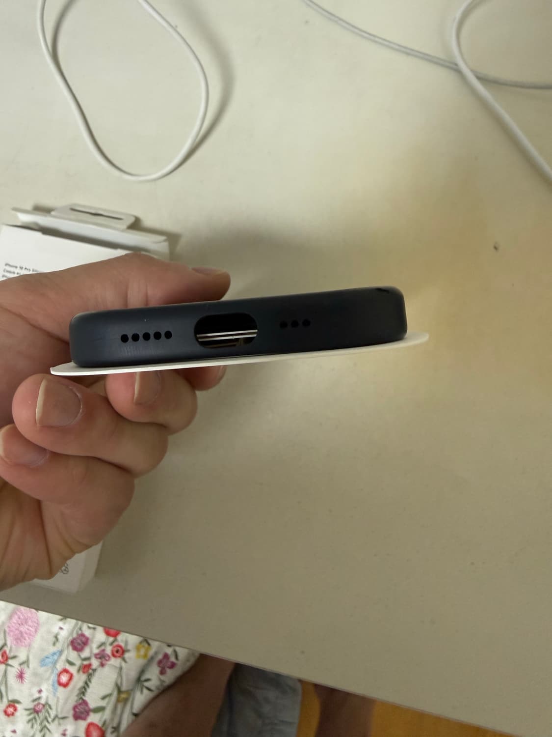 애플 아이폰 16 Pro 정품 실리콘 케이스 판매합니다. 상품이미지5