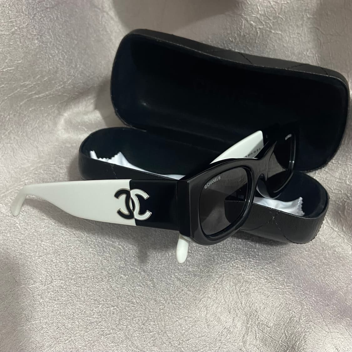 【정품】샤넬 CC 로고 선글라스 거의 새것 상품이미지4