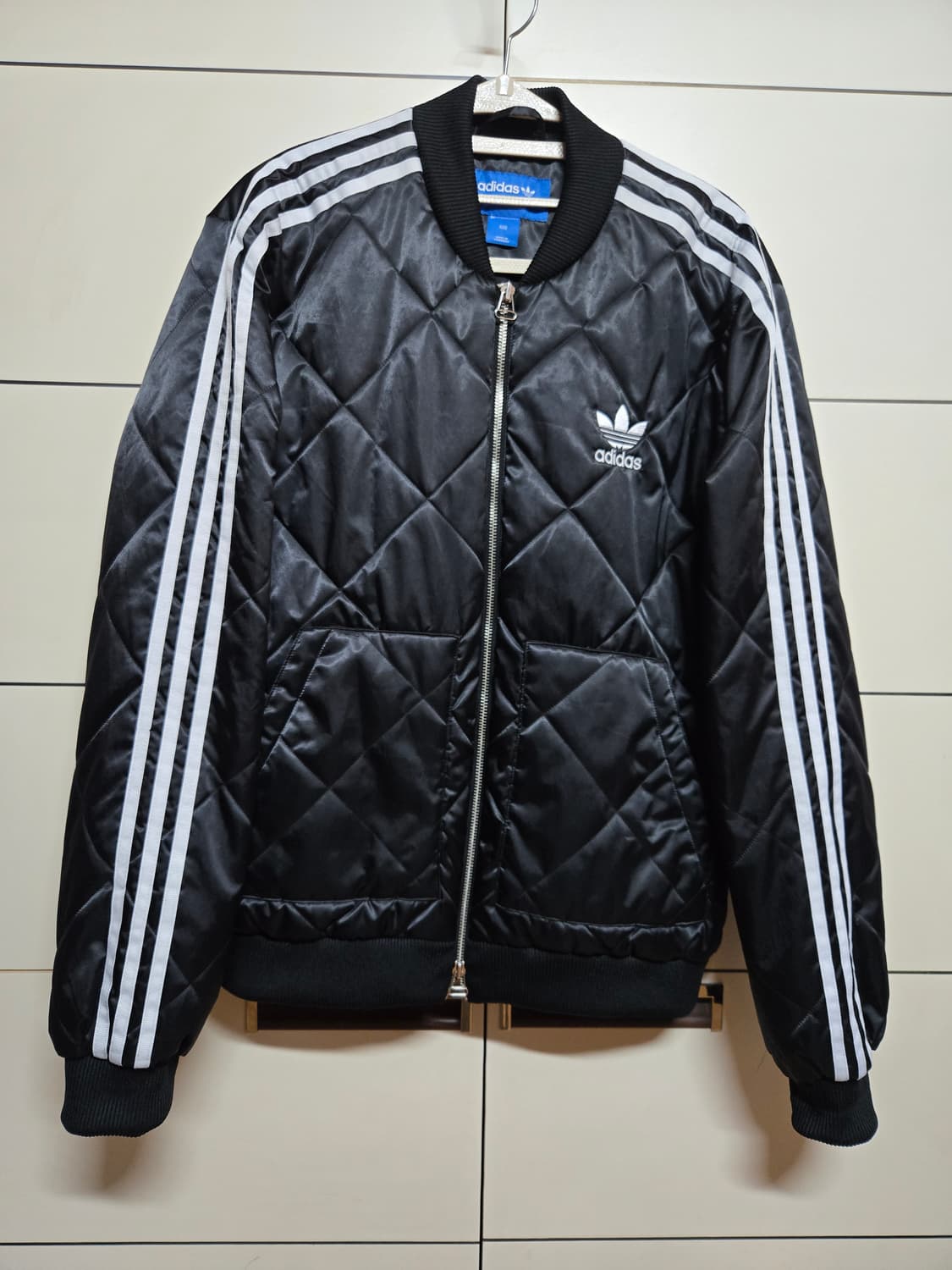 아디다스 블랙 오리지널 퀼팅 봄버자켓. 삼선 점퍼 상품이미지1