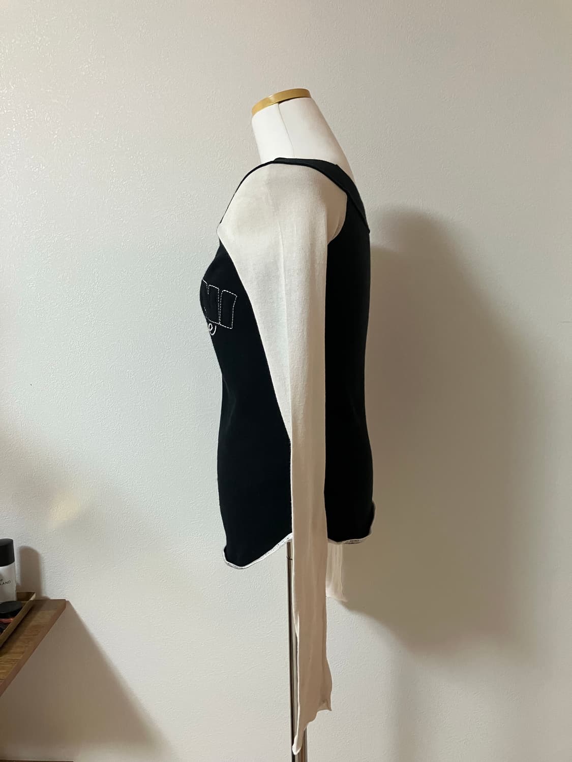 아르마니 익스체인지 블랙 배색 긴팔 니트 xs y2k 딱붙핏 상품이미지5