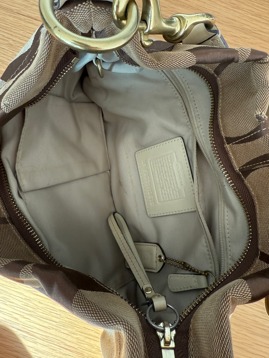 코치(COACH) 모노그램 숄더백 상품이미지10