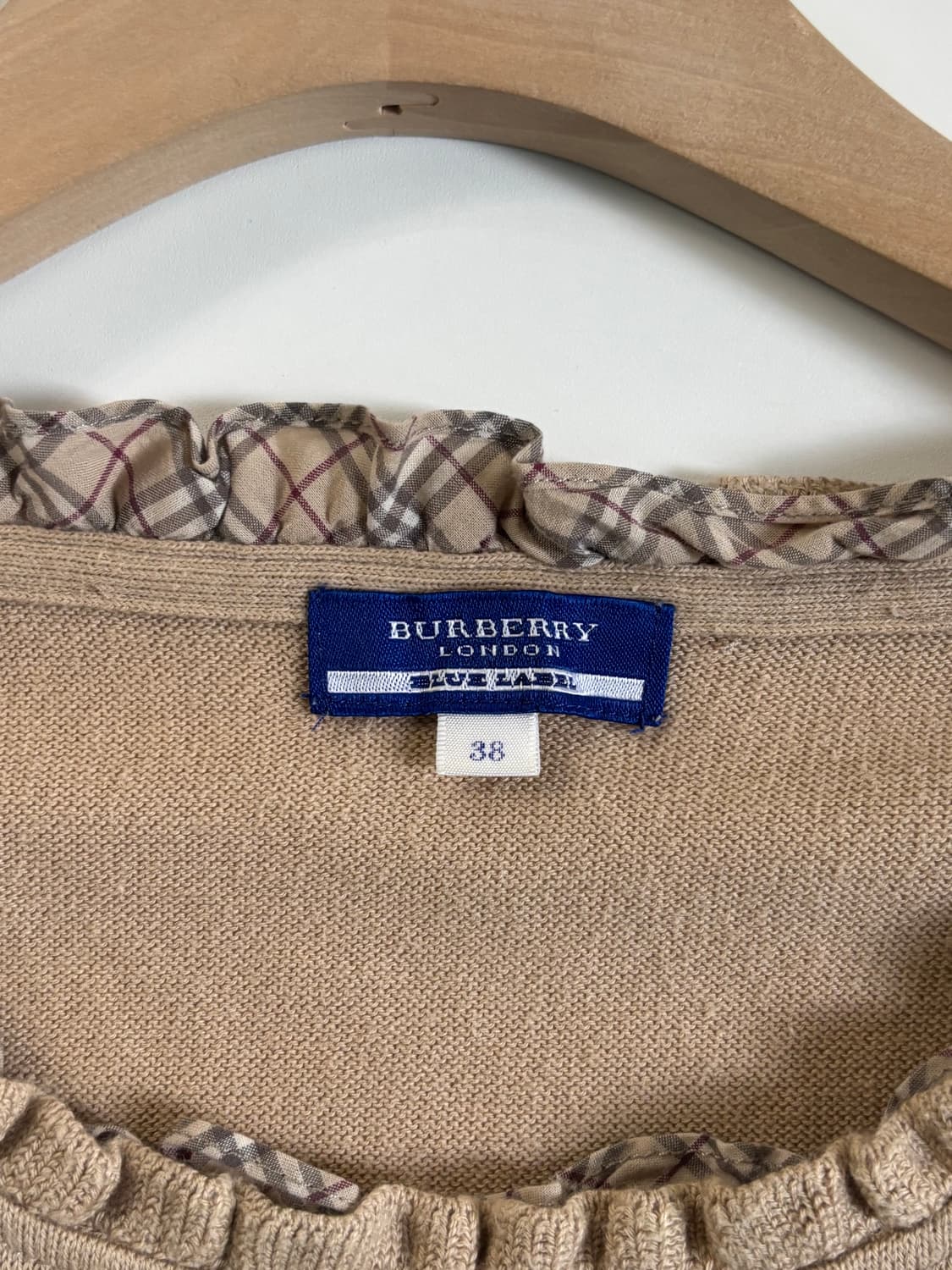 Burberrys 버버리 블루라벨 베이지컬러 프릴 슬리브니트 상품이미지5