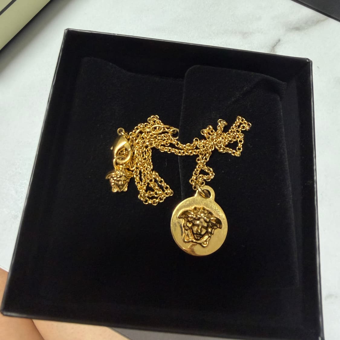 베르사체 메두사 목걸이 상품이미지1