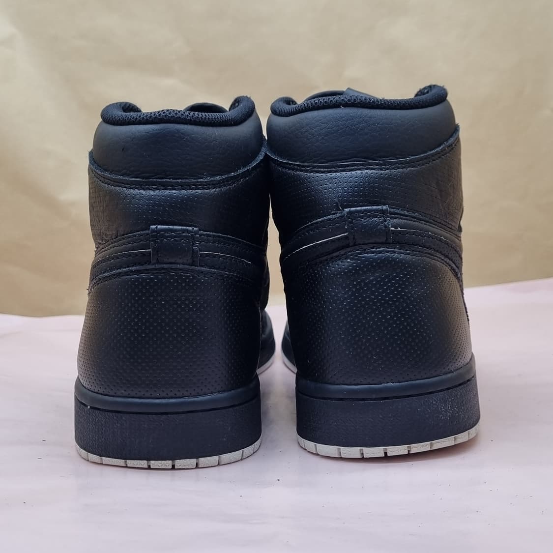나이키 에어 조던 1 레트로 하이 OG 블랙 265 상품이미지4