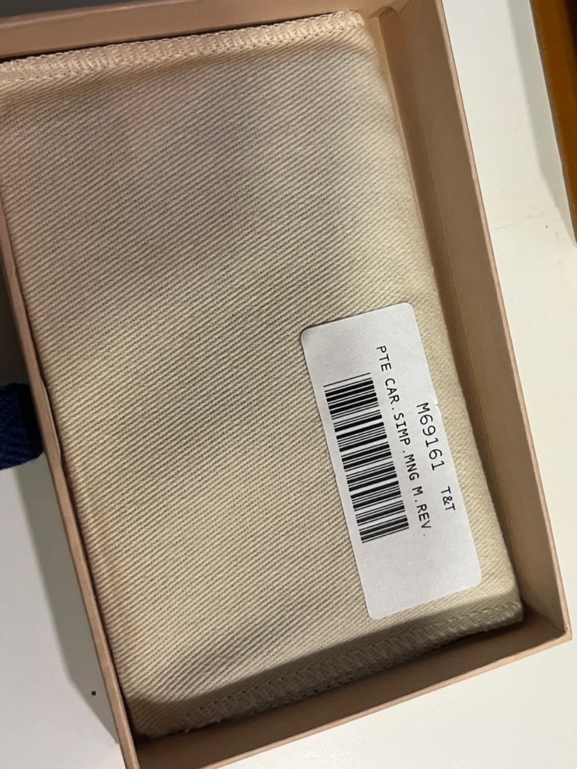 루이비통 리버스 모노그램 카드지갑 카드홀더 상품이미지6