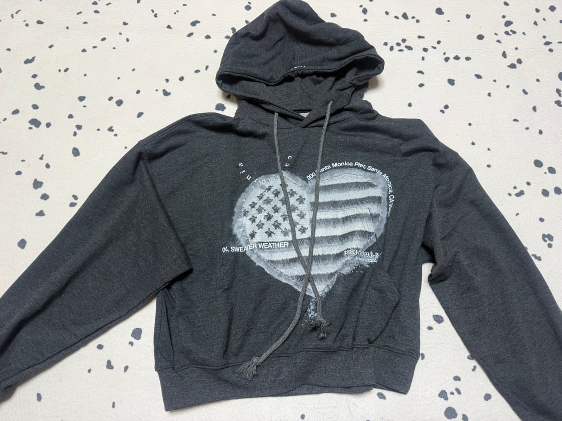 베니조프로덕트 크롭 후드티 상품이미지2