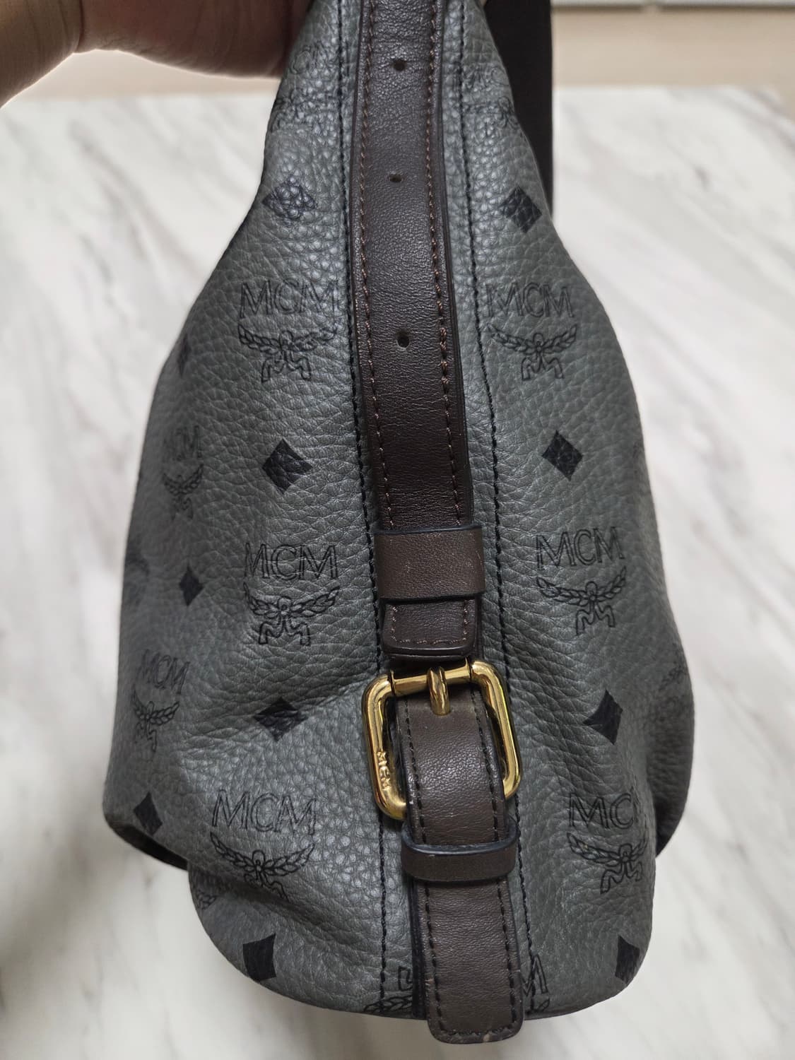 MCM 비세토스 그레이 호보백 상품이미지6