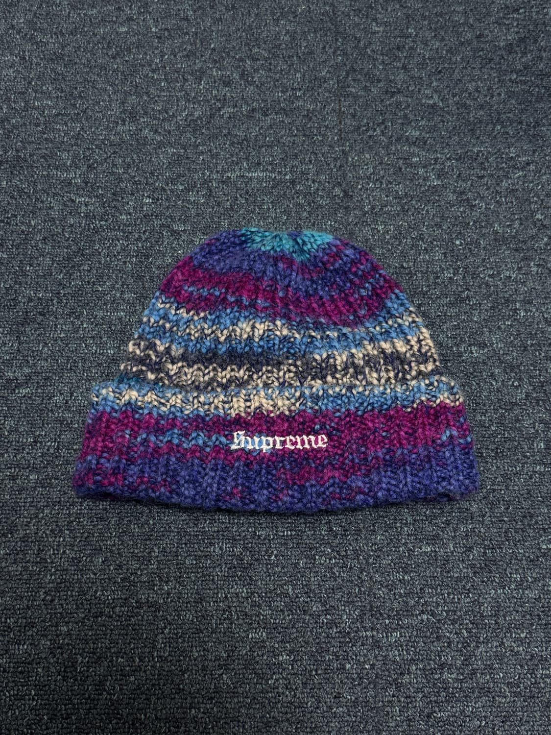 슈프림 24fw 스페이스다이 스트라이프 비니 상품이미지1