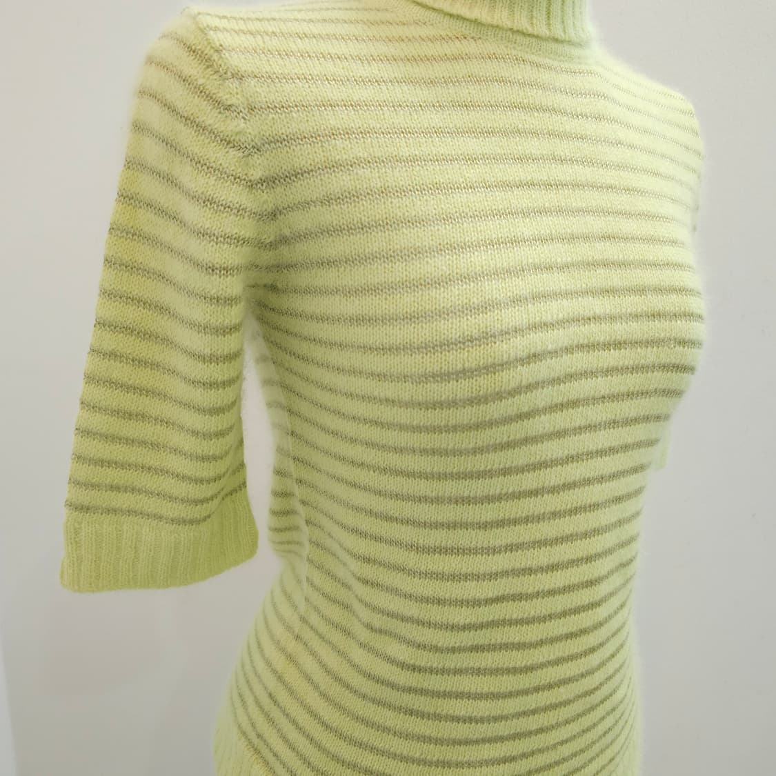 파스텔 라임 앙고라 스트라이프 반팔 터틀넥 니트 상품이미지4