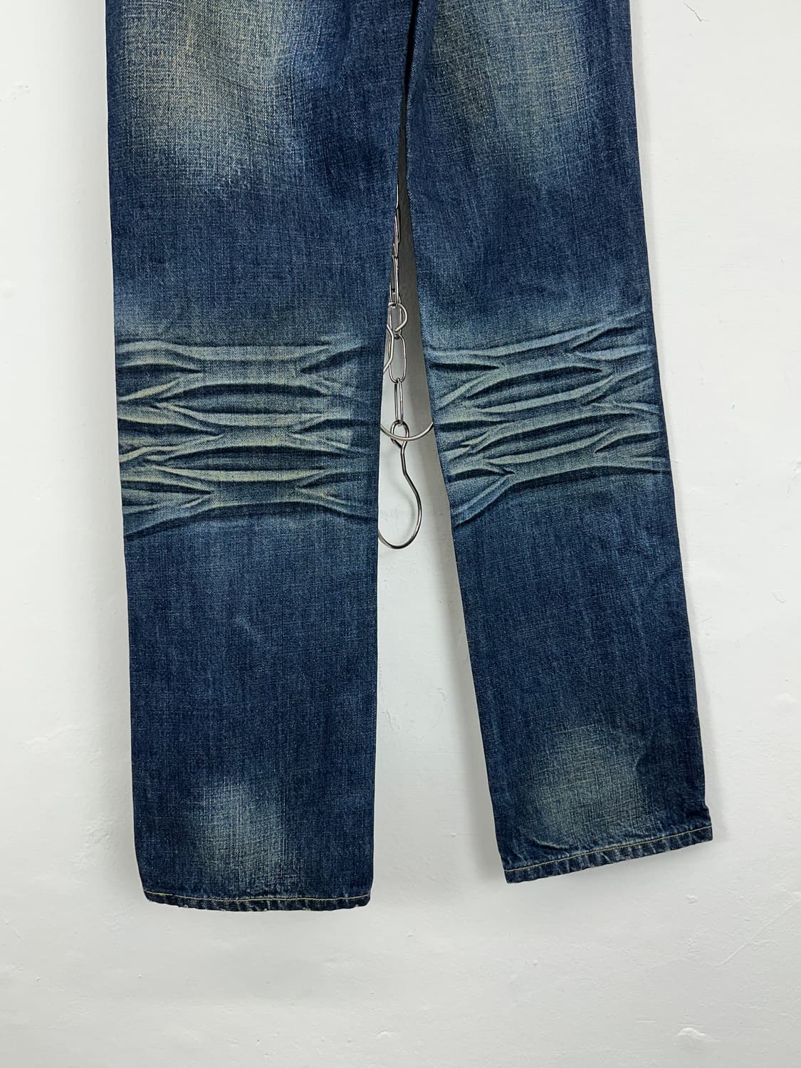 Studded Back Pocket Faded Denim Jeans 상품이미지10