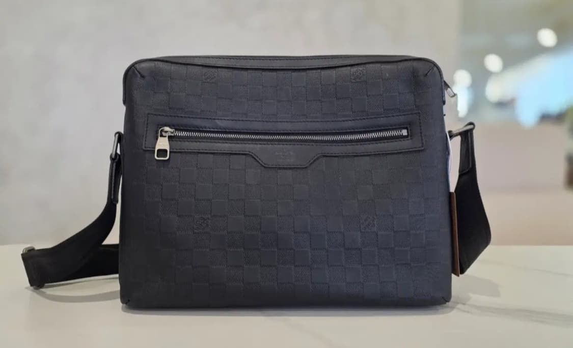 [Genuine] 루이비통 오닉스 블랙 인피니
앰브로스 메신저백 상품이미지3