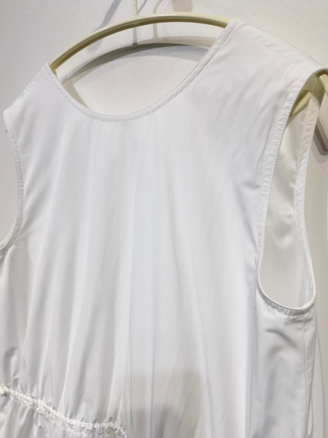 Lucky Marche 럭키마르쉐 23년 슬리브리스 원피스 상품이미지3