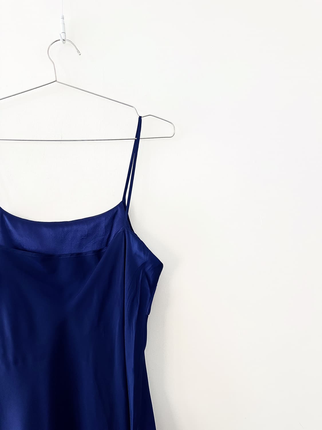 Glossy slip sleeveless / blue 상품이미지4