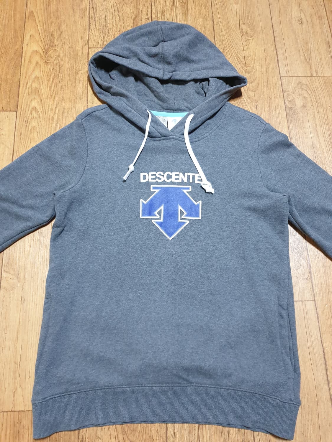 1204 데상트 후드티 95 사이즈입니다 상품이미지1