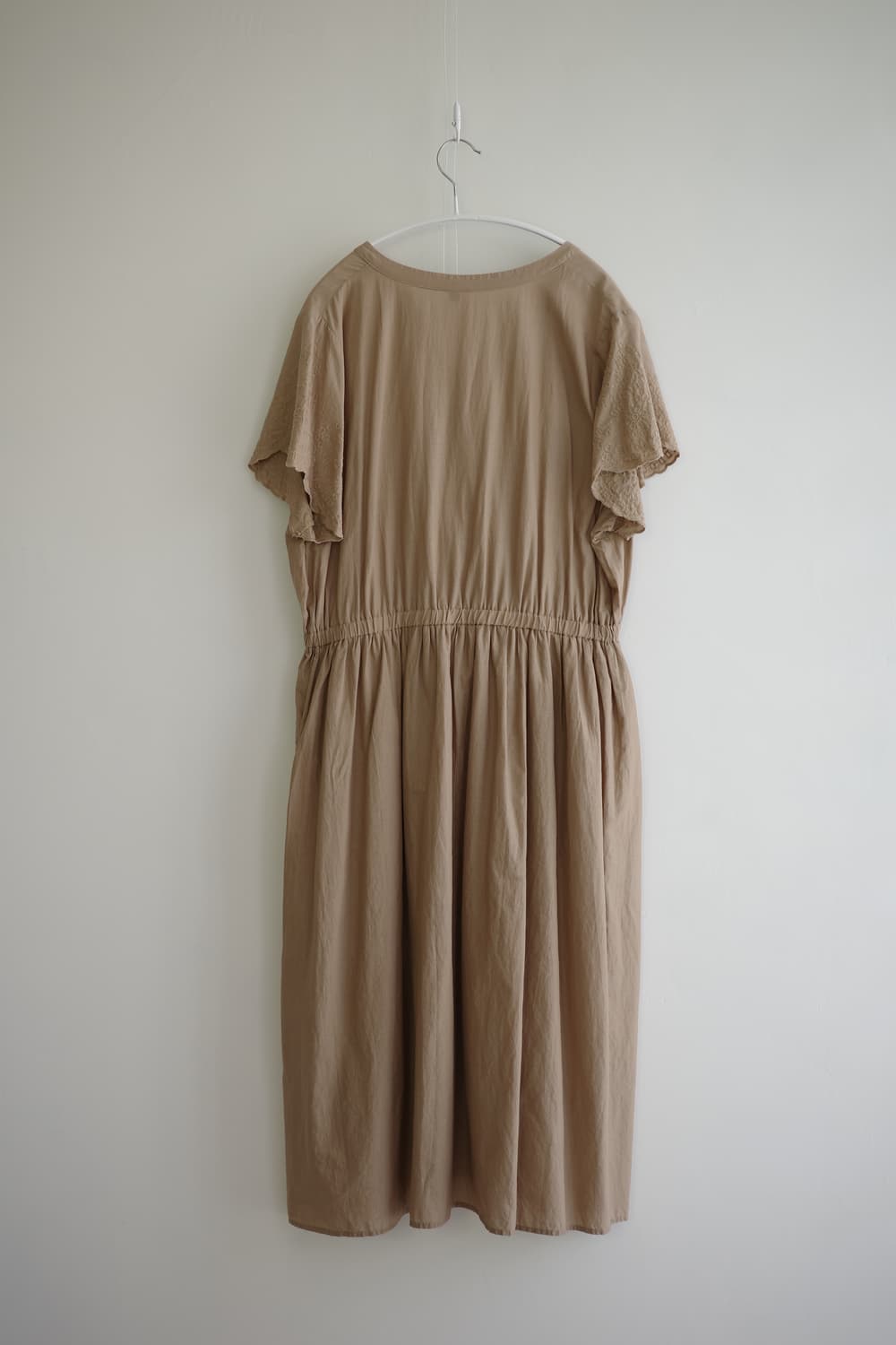 Vanilla studio 연브라운 자수 셔링 롱 원피스 상품이미지6