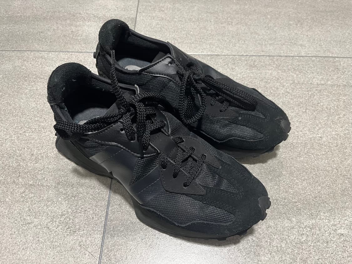 뉴발란스 327 블랙 상품이미지1