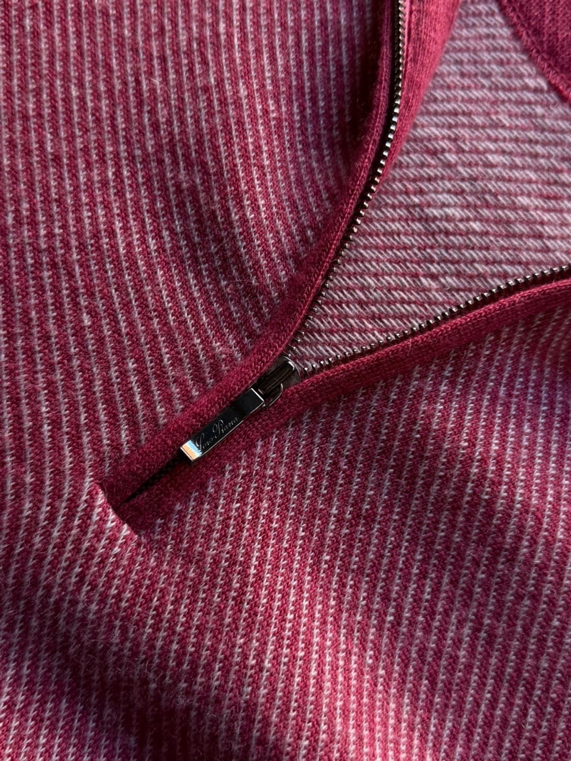 로로피아나 짚업 니트 100 상품이미지3