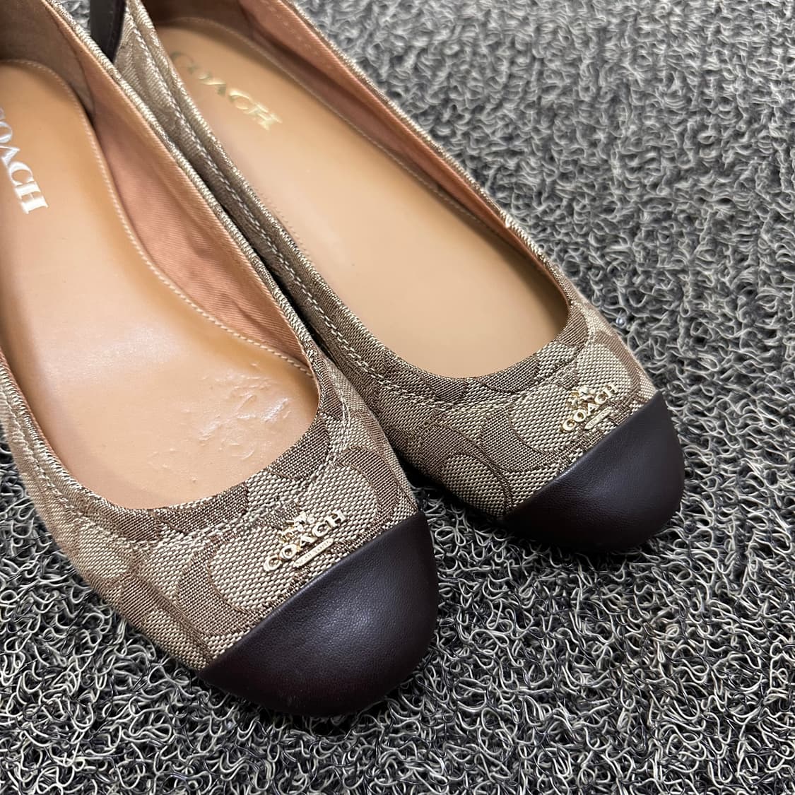 COACH 코치 시그니처 플랫슈즈 여성 240 상품이미지2