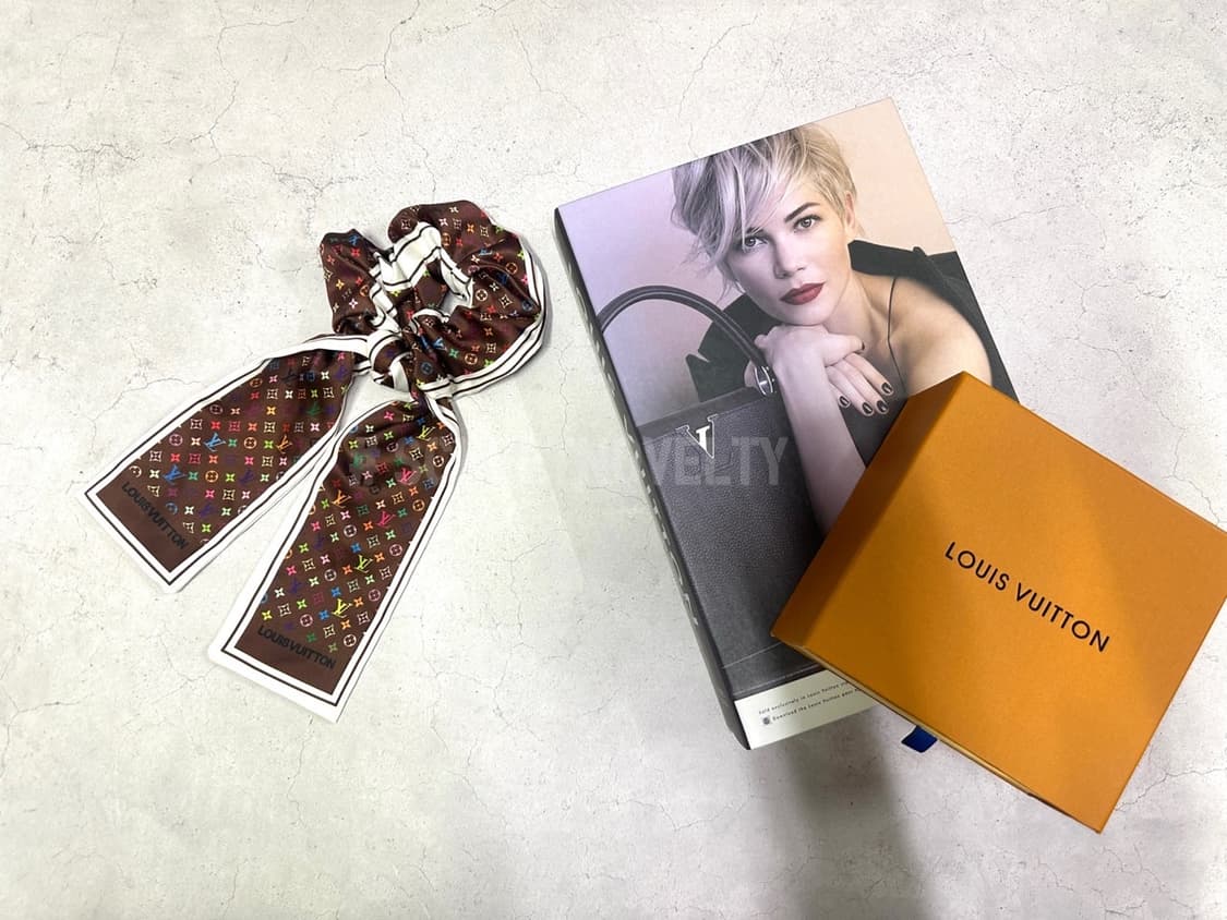 루이비통 브라운&멀티컬러 리본 헤어슈슈 상품이미지1