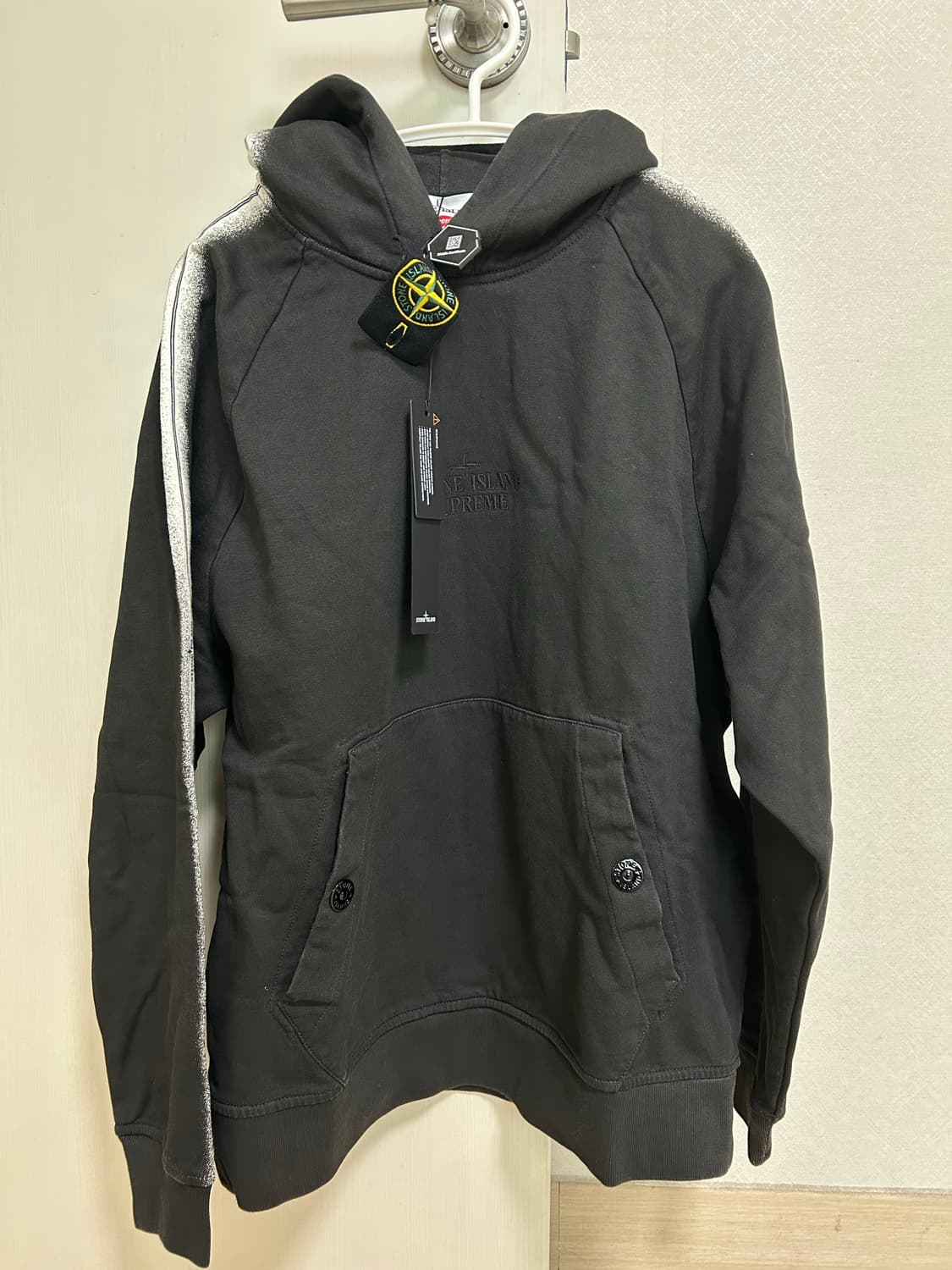 스톤아일랜드 x 슈프림 후드 블랙 m 상품이미지2