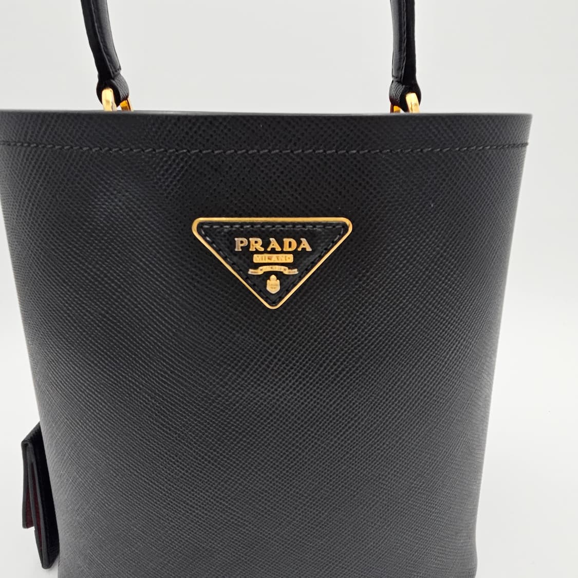 프라다 사피아노 파니에 미듐 버킷백 상품이미지6
