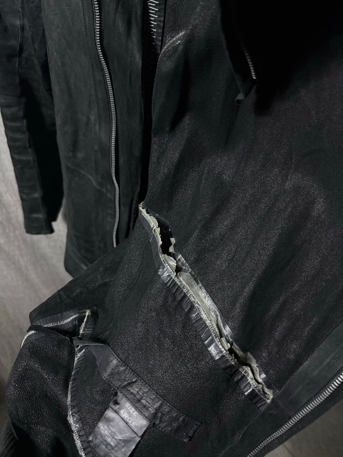 Isaac Sellam Back Metal Spine Jacket 상품이미지9