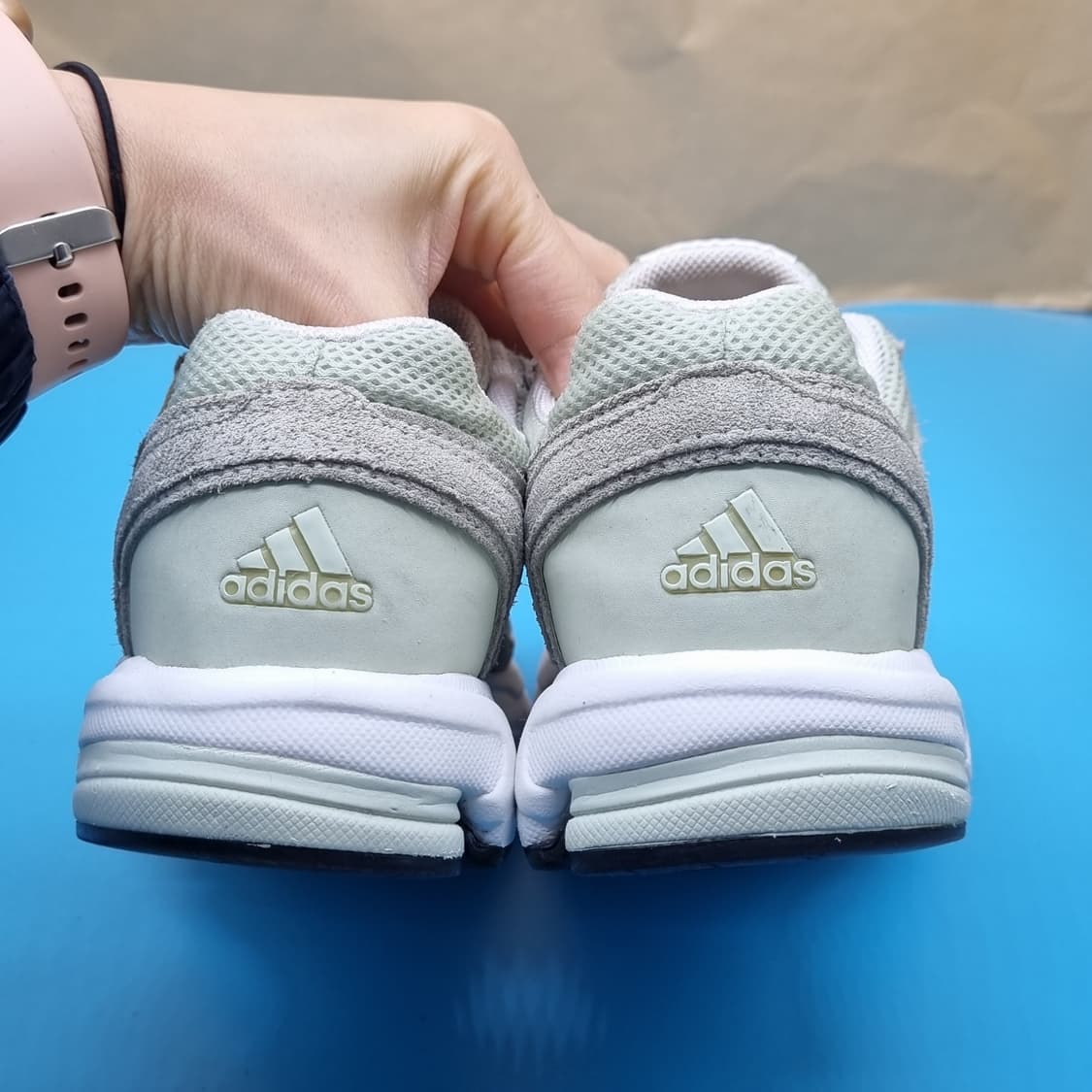 아디다스 이큅먼트10 운동화225 상품이미지4