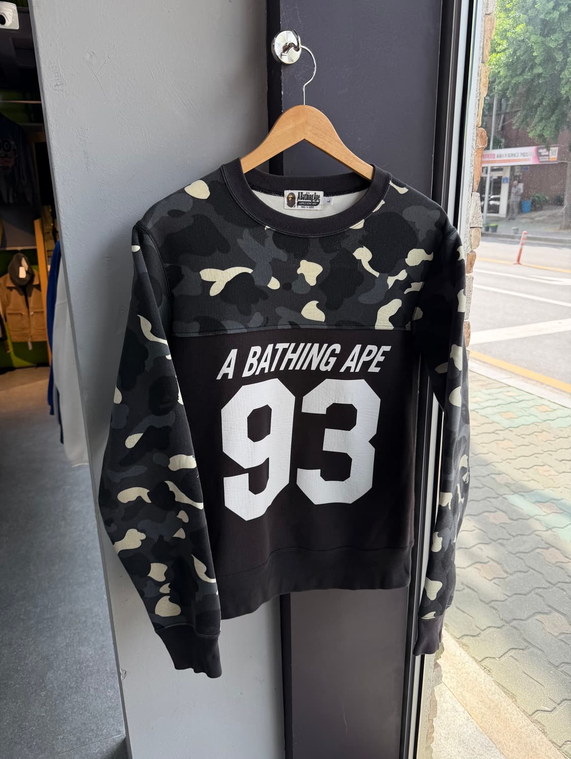 L/ 베이프 93레터링 흑계 맨투맨 상품이미지2