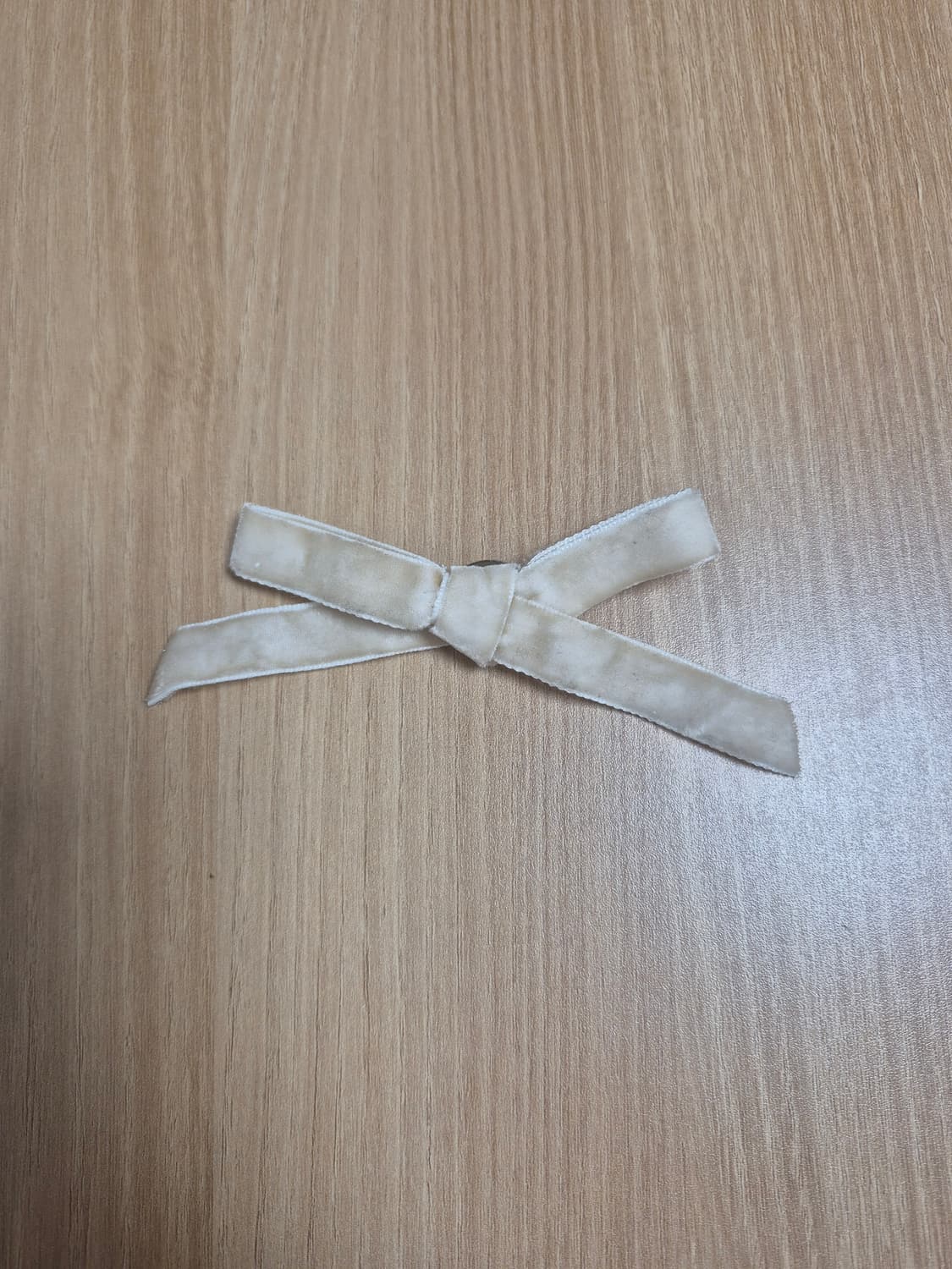 서비스1) 벨벳리본브로치 베이지 상품이미지1