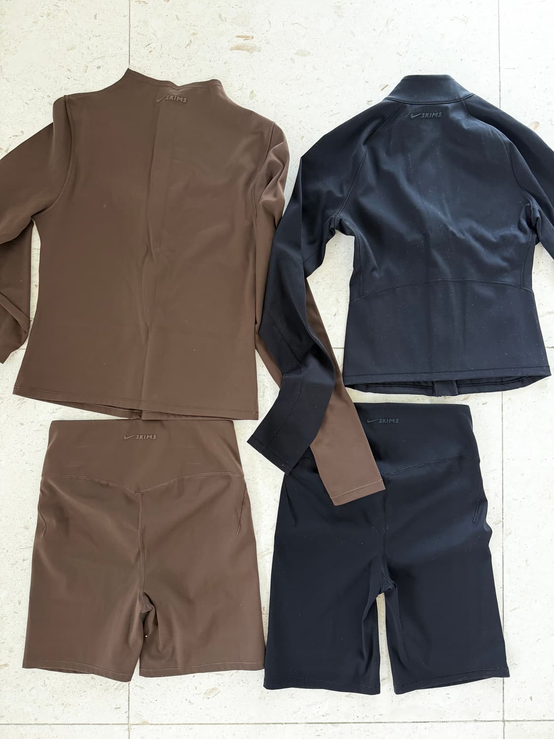 나이키 스킴스 재킷2개 쇼츠2개 4벌 일괄 판매 상품이미지1