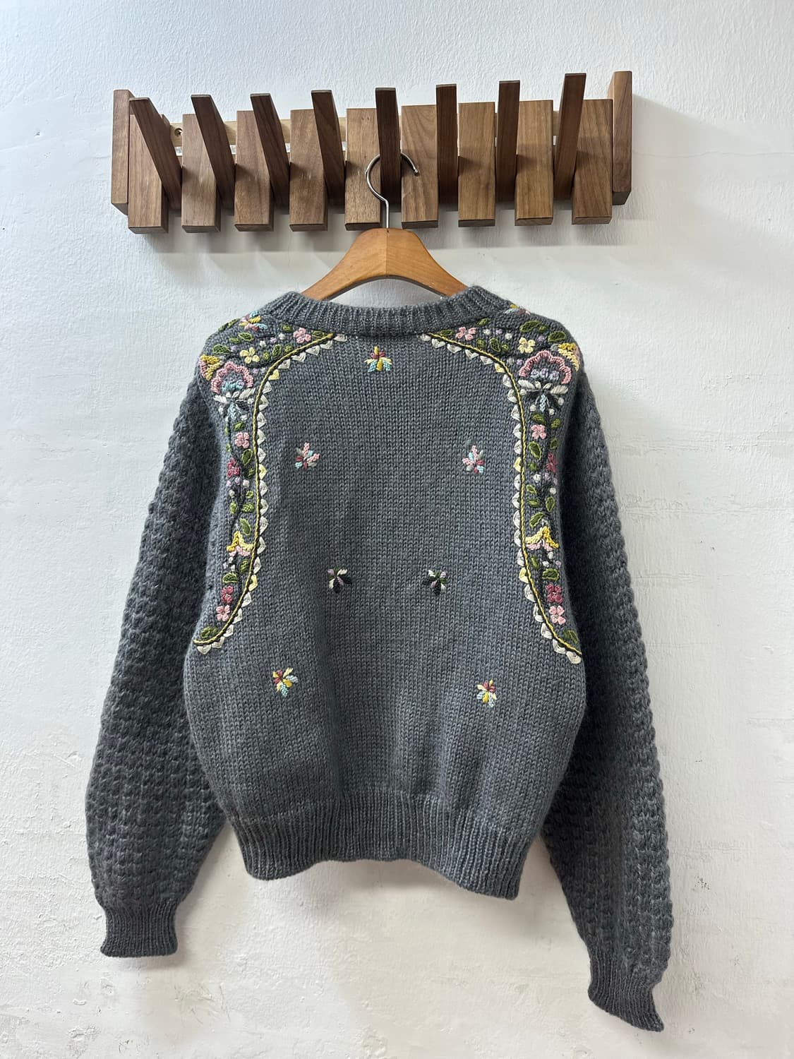 일본빈티지 울100% 플라워 자수 디테일 스웨터 니트 가디건 상품이미지4