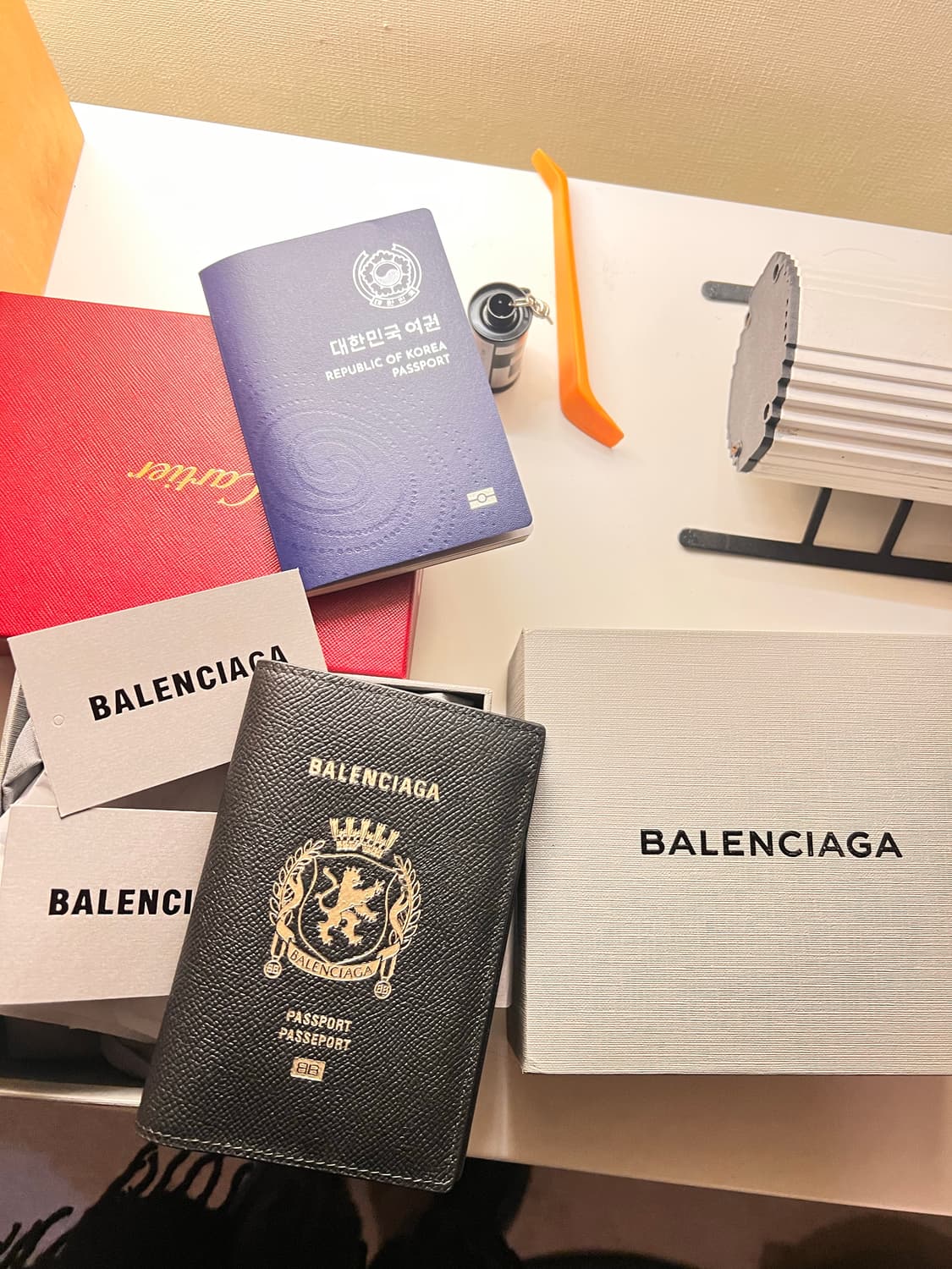 발렌시아가 여권 지갑 상품이미지2