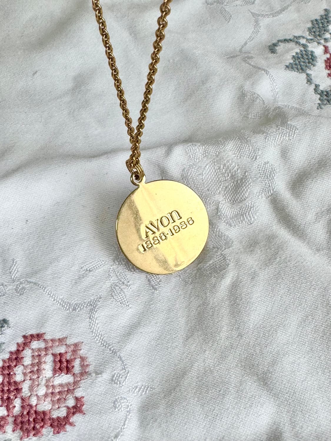 미국 빈티지 골드 코인 로즈 목걸이 Avon 상품이미지3