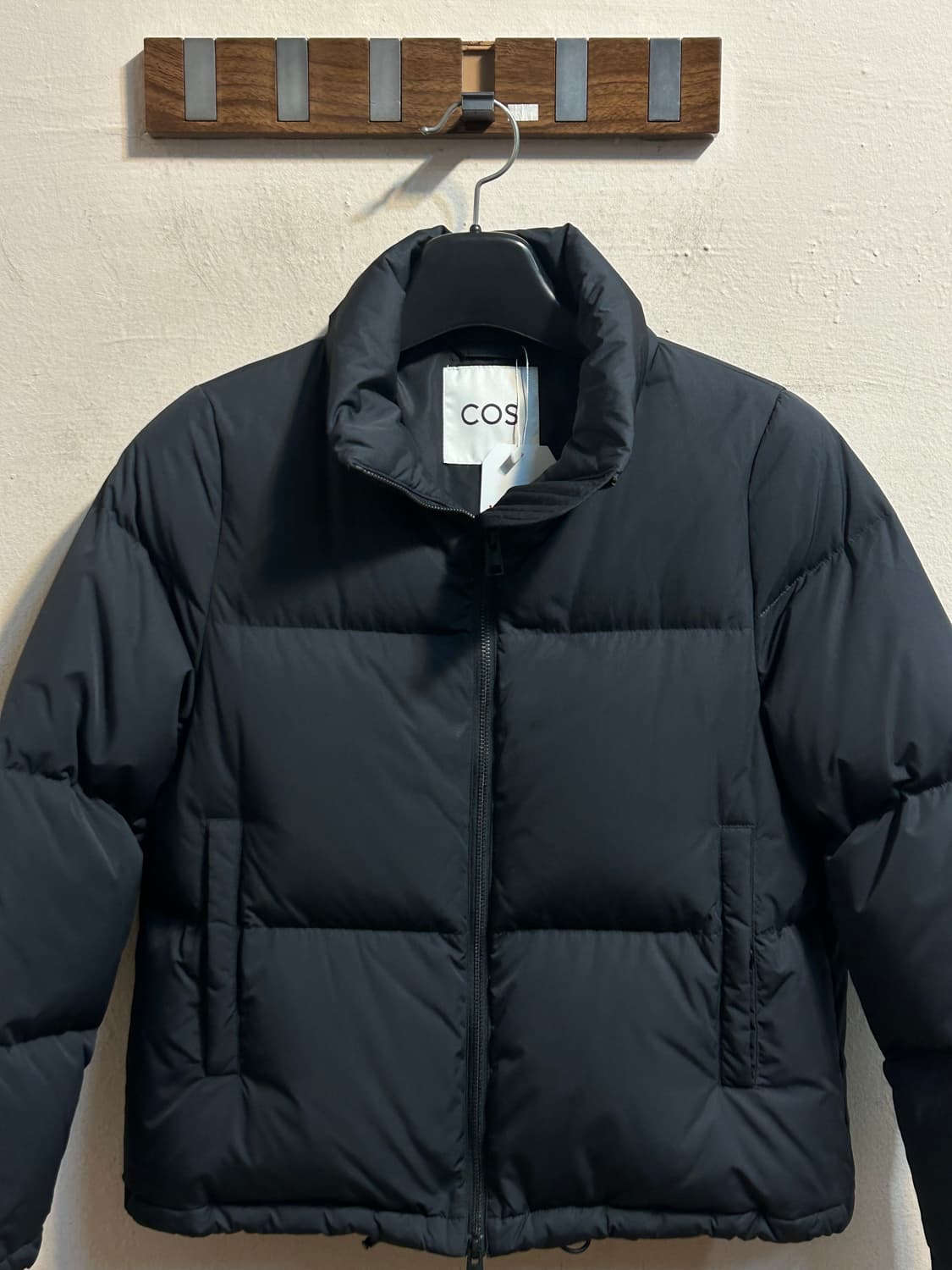 코스 블랙 숏 패딩 상품이미지2