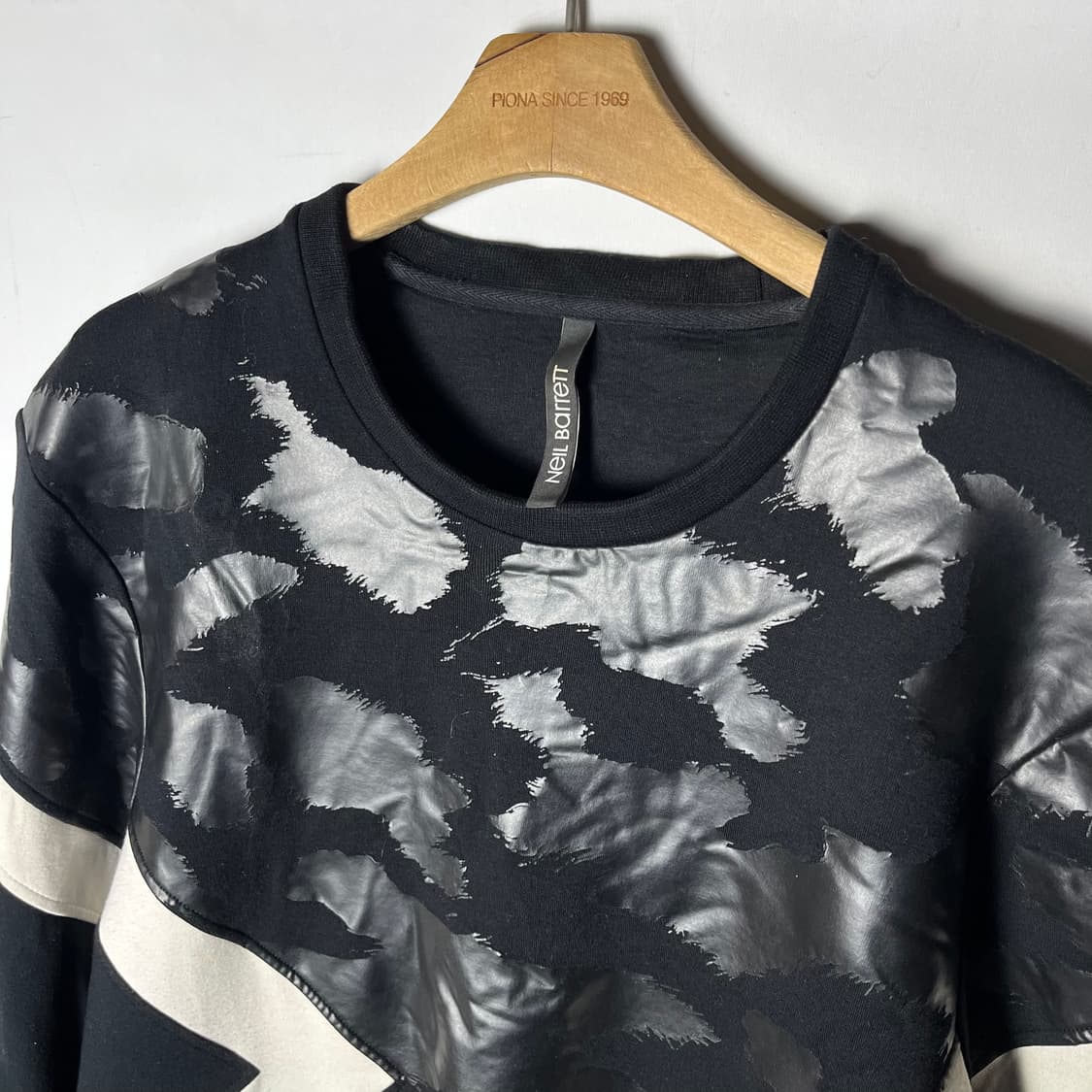 [Neil Barrett] 닐바렛 코팅 카모 스웻셔츠 상품이미지3