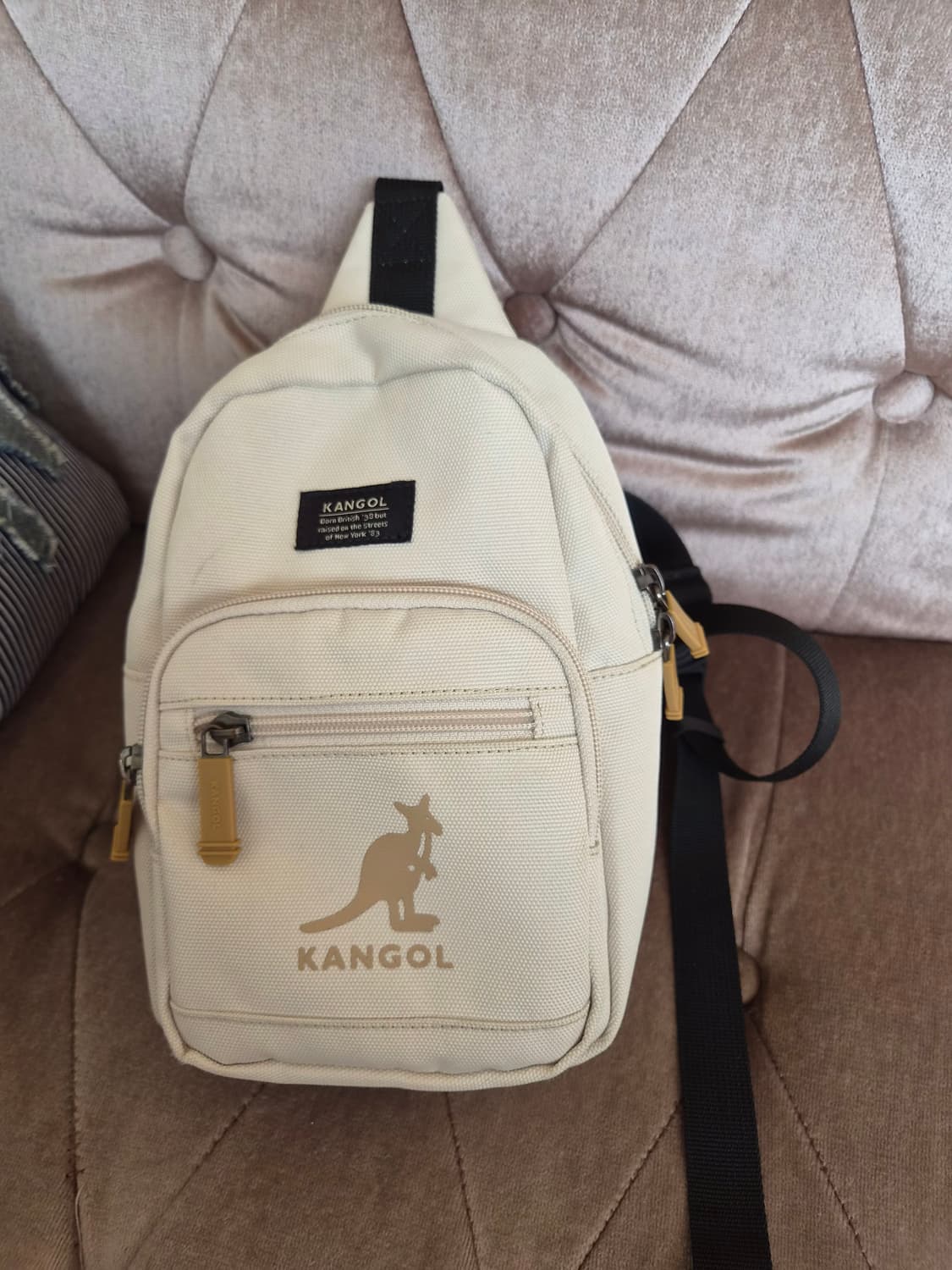 캉골 키즈 에센틱 포켓 슬링백 상품이미지2