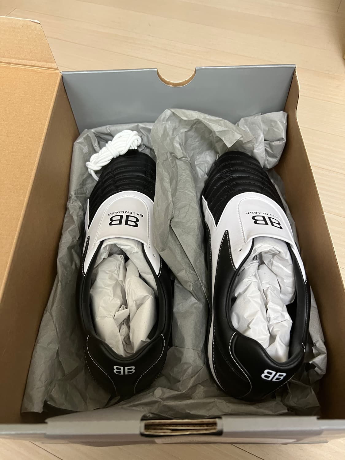 발렌시아가 젠 스니커즈 42 상품이미지4