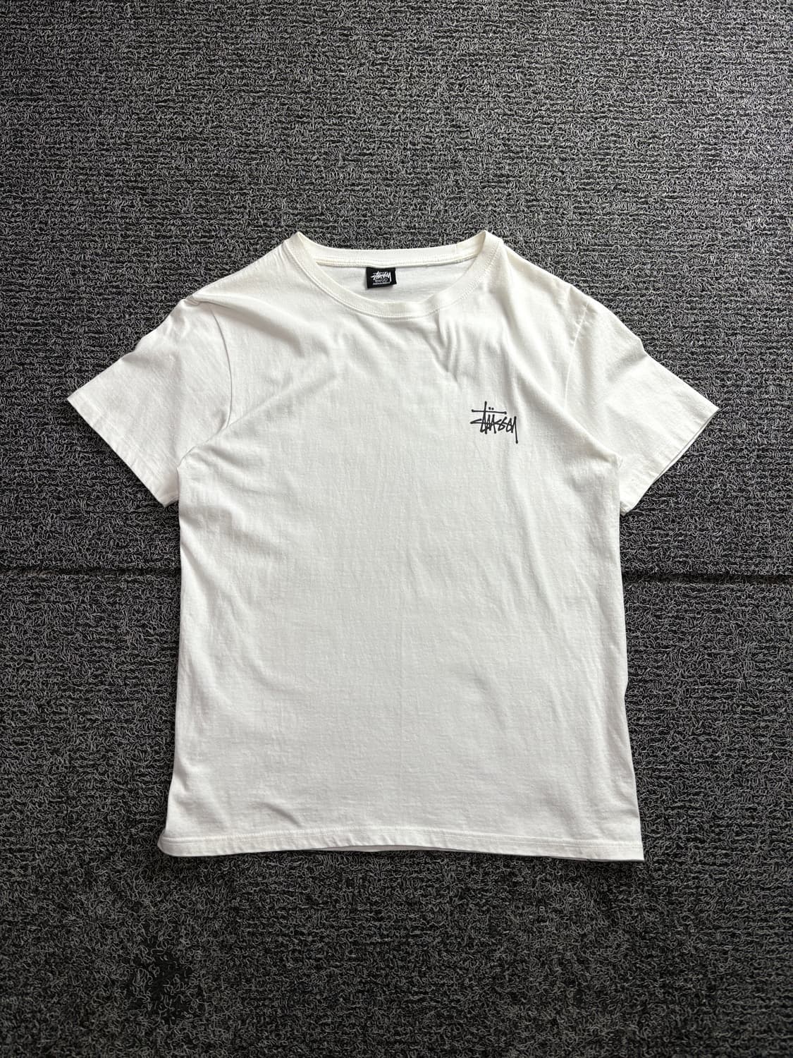 스투시 베이직 빅로고 피그먼트 다이드 티셔츠 2822 상품이미지2