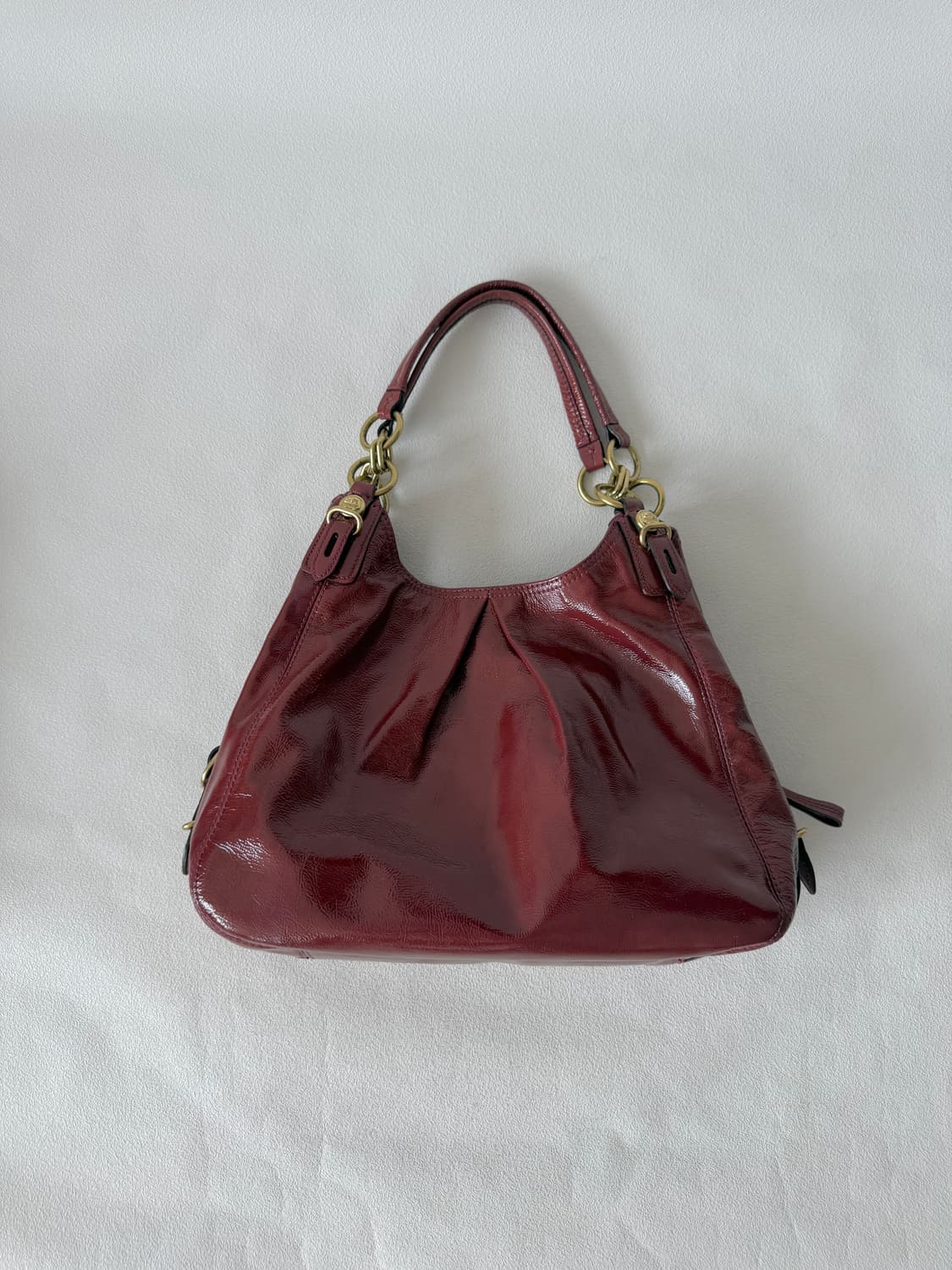 코치(COACH) 에나멜 레더 숄더백 상품이미지1