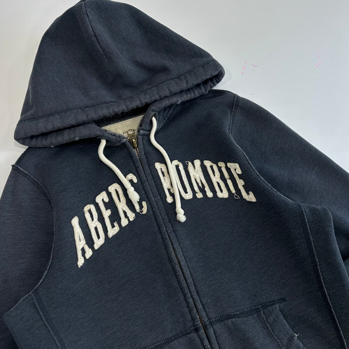 Abercrombie 아베크롬비 그런지 로고 네이비 후드집업 상품이미지4